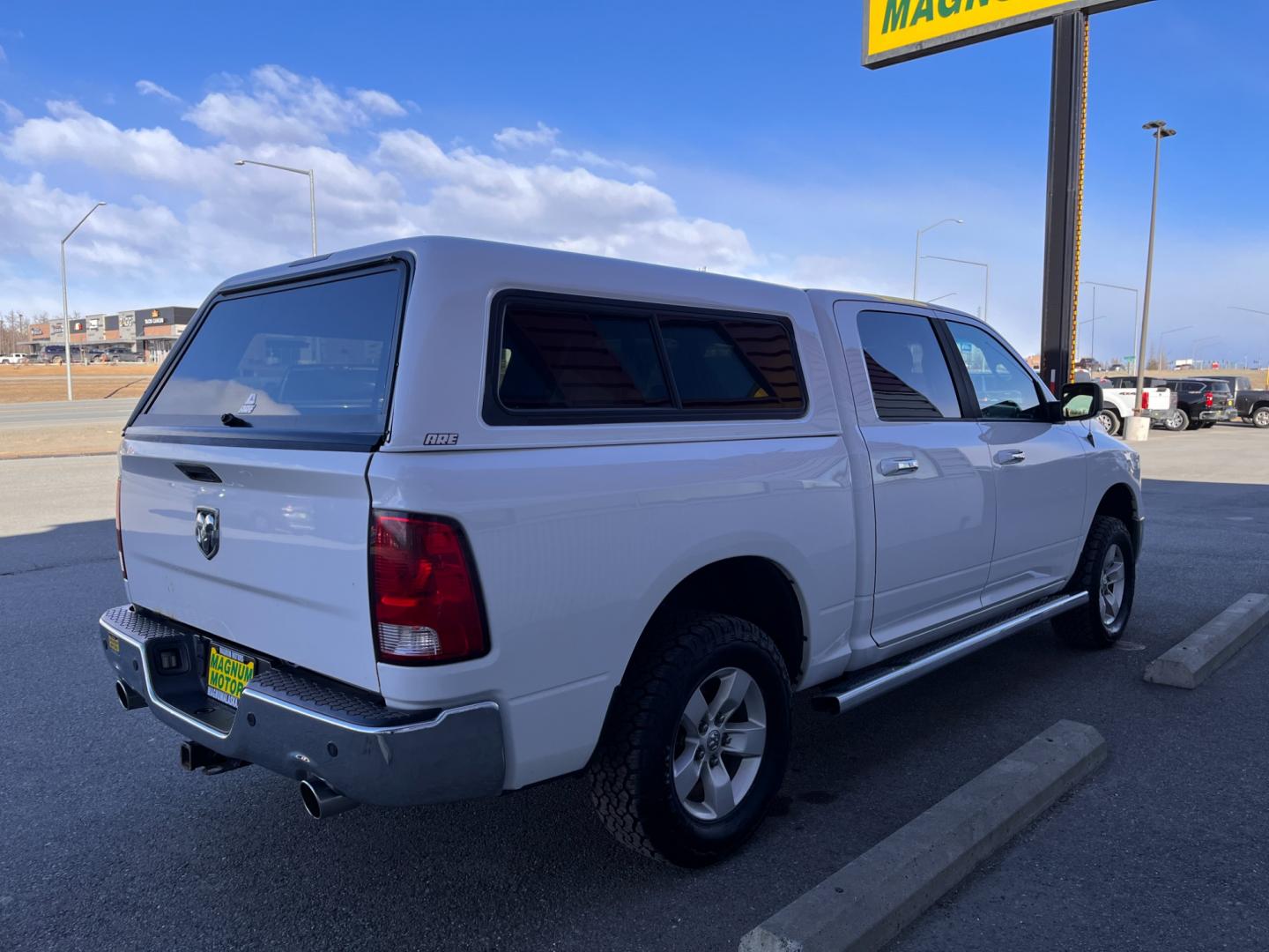 2013 White /Black RAM 1500 SLT Big Horn (1C6RR7LT7DS) with an 5.7L engine, 6-Speed Automatic transmission, located at 1960 Industrial Drive, Wasilla, 99654, (907) 274-2277, 61.573475, -149.400146 - Photo#4